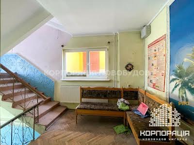 комерційна за адресою Головна, 1А