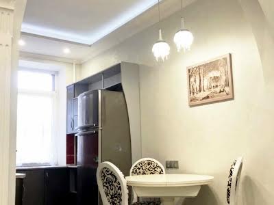 квартира по адресу Европейская пл. (Екатерининская), 21