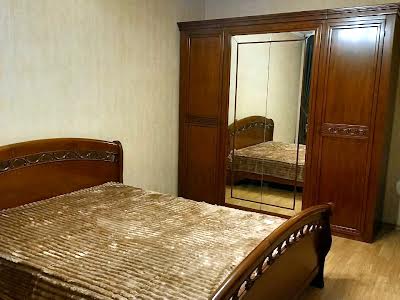 квартира по адресу Героев Днепра ул., 32-А