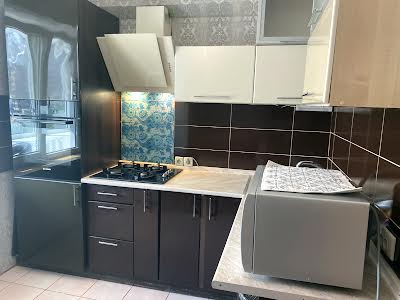 квартира за адресою Євгена Коновальця вул. (Щорса), 37