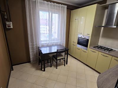 квартира по адресу Леси Украинки ул., 11