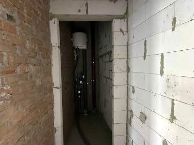 комерційна за адресою Причальна вул., 8