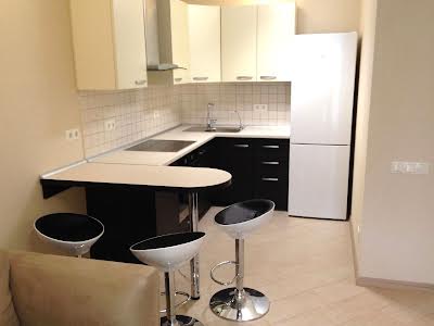квартира за адресою Регенераторна вул., 4