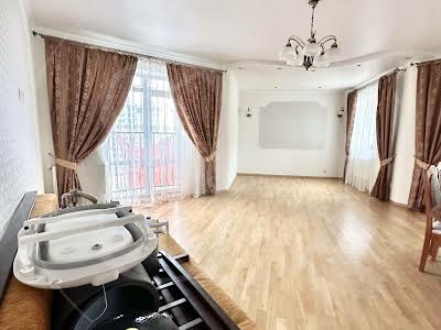 квартира за адресою Винна Гора, 14