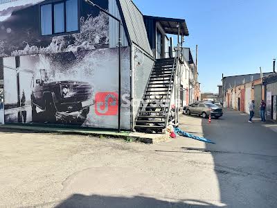 комерційна за адресою Велика Окружна вул., 4б
