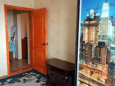 квартира за адресою Милославська вул., 8
