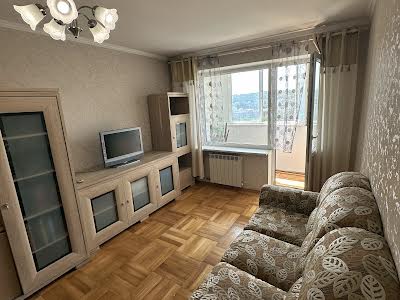 квартира за адресою Голосіївський просп. (40-річчя Жовтня), 15-А