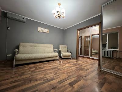 квартира за адресою Котляревского, 7
