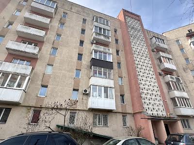 квартира за адресою Макарова, 56