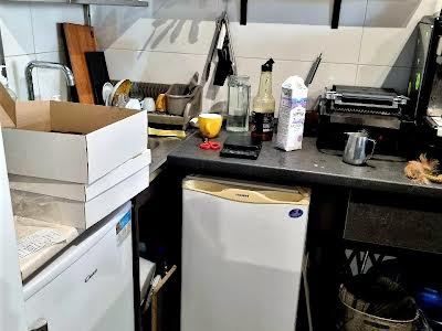 комерційна за адресою Радистів вул., 34д