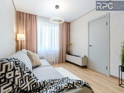 квартира за адресою Озерна вул., 27А