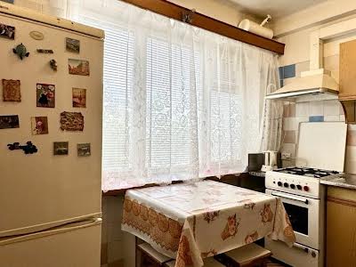 квартира за адресою Лейпцизька, 3