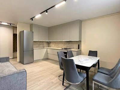квартира за адресою Роксоляни вул., 18