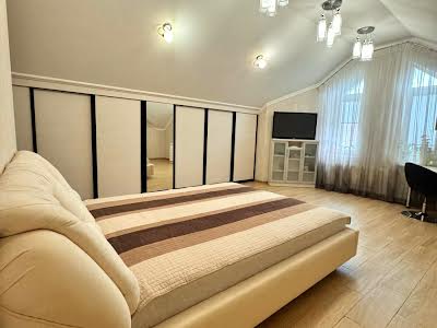 будинок за адресою Горіхова вул., 17