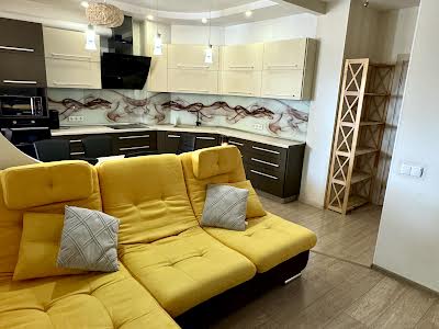 квартира за адресою Ревуцького вул., 7-В