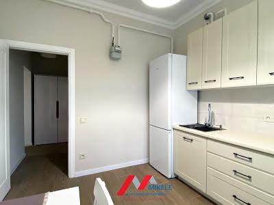 квартира по адресу Строителей ул., 33