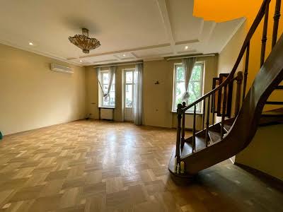 квартира по адресу Глубокая ул., 8
