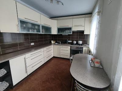 квартира за адресою Молодіжна вул., 3/1