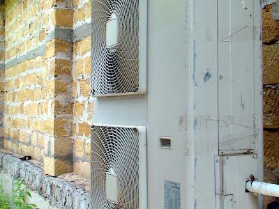 коммерческая по адресу Сагайдачного, 2б