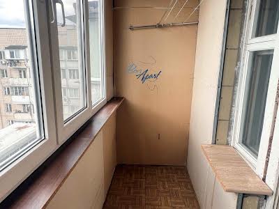 квартира за адресою Ревуцького вул., 8