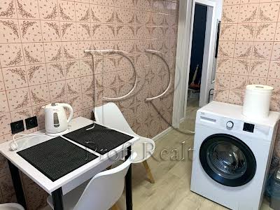 квартира за адресою Івана Їжакевича вул., 9