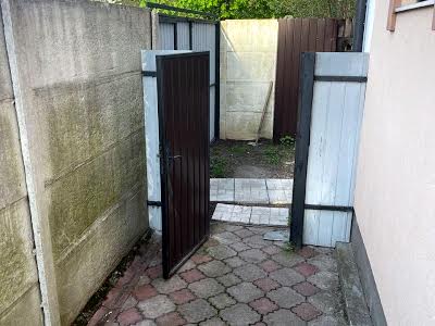 будинок за адресою Патріарха Володимира Романюка вул. (Жовтнева), 9