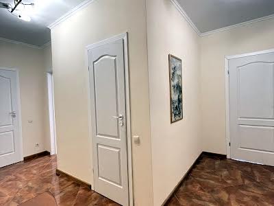квартира за адресою Раїси Окіпної вул., 8