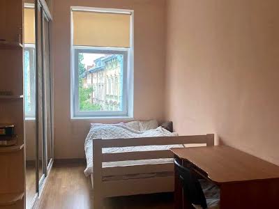 квартира за адресою Шептицьких вул., 27