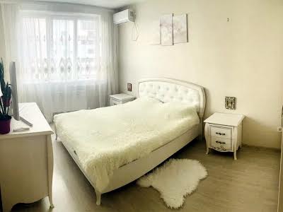 квартира за адресою Михайла Грушевського вул., 30б