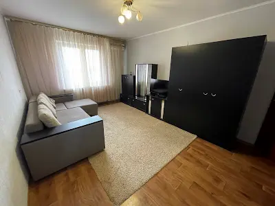 квартира за адресою Сергія Данченка вул., 3
