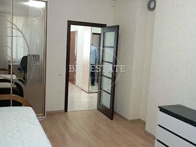 квартира за адресою Регенераторна вул., 4 к5