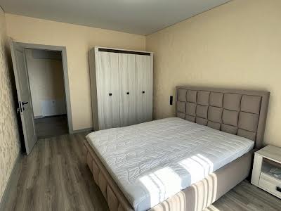 квартира за адресою Роксоляни вул., 21