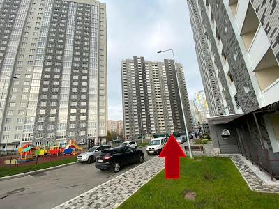 комерційна за адресою Ревуцького вул., 54а