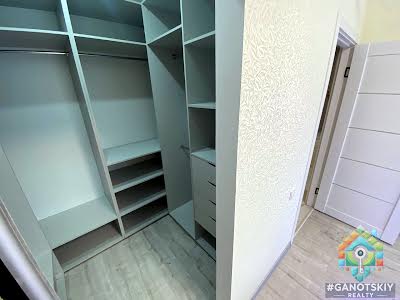 квартира за адресою Добровольців пров., 3