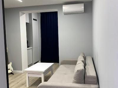 квартира по адресу Співдружності ул., 1