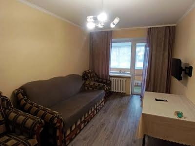 квартира за адресою Довженка вул., 19