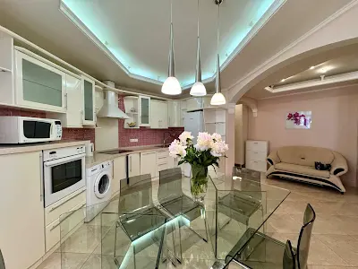 квартира за адресою Миколи Амосова вул., 4