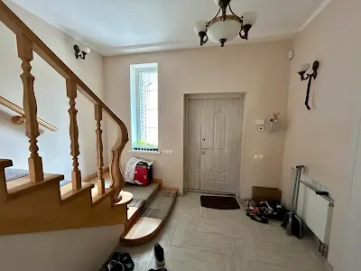 комерційна за адресою Південна, 8