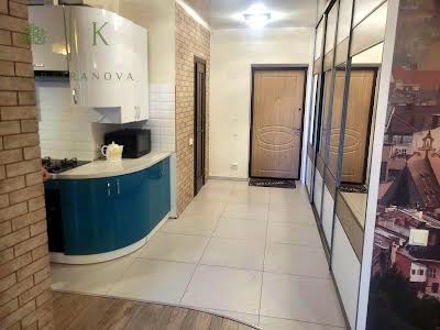 квартира за адресою Голубовича С., 37