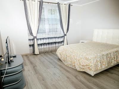 квартира за адресою Довга вул., 20в