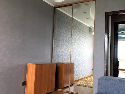 квартира за адресою Богатирська вул., 20