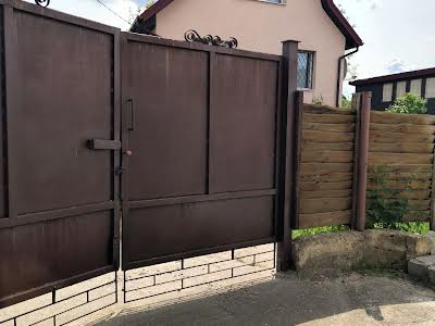 будинок за адресою Лугова