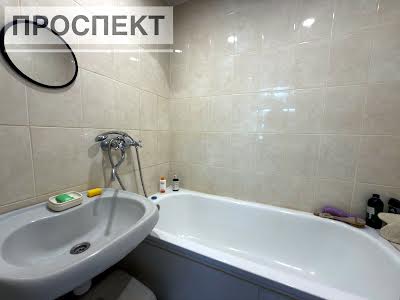 квартира за адресою Михайла Лушпи просп., 31