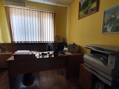 комерційна за адресою Харківська вул., 120