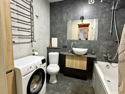 квартира за адресою Теплична вул., 38