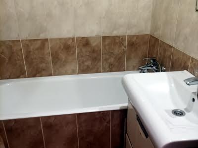 квартира за адресою Автозаводська вул., 7
