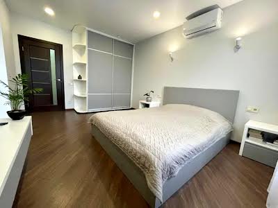 квартира по адресу Кондратюка Юрия ул., 3
