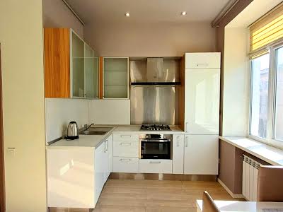 квартира за адресою Турівська вул., 32