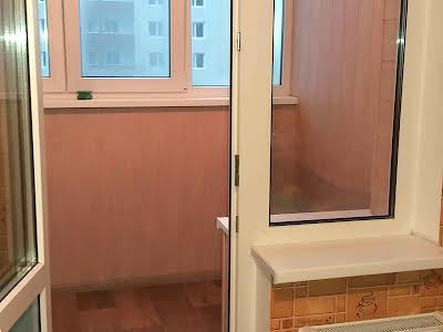 квартира за адресою Софії Русової вул., 3