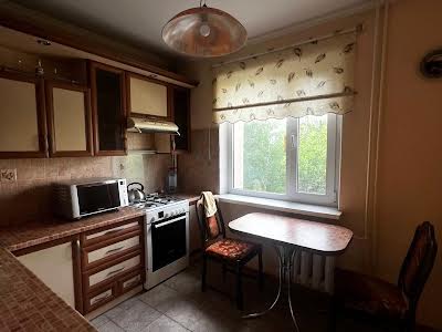 квартира за адресою Симиренка вул., 34-А